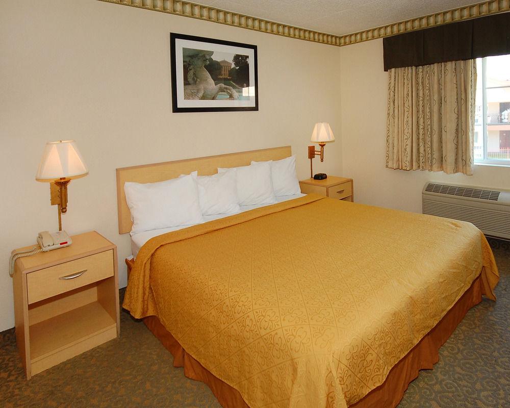 Super 8 By Wyndham Gloucester Gloucester City Kamer foto