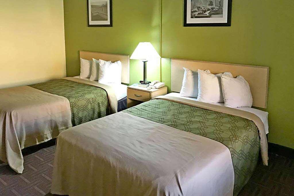 Super 8 By Wyndham Gloucester Gloucester City Kamer foto